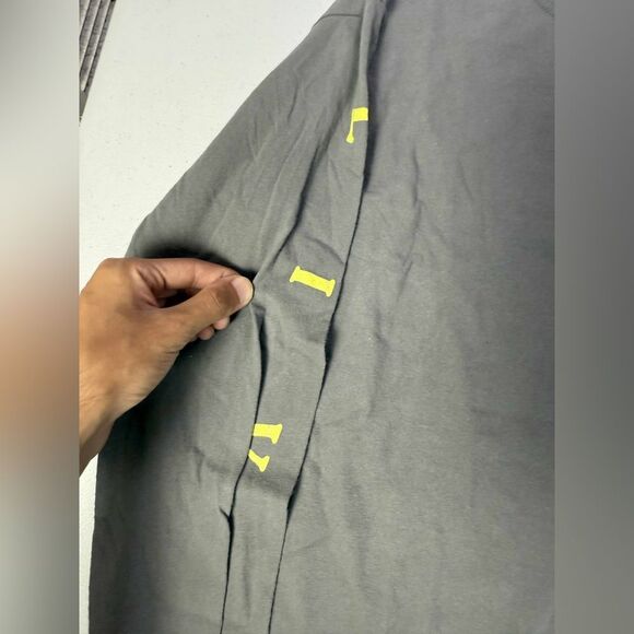 New Travis Scott Astroworld Europe 2019 Tour LS Tee Grey Size M Stop Look Listen - Picture 12 of 12